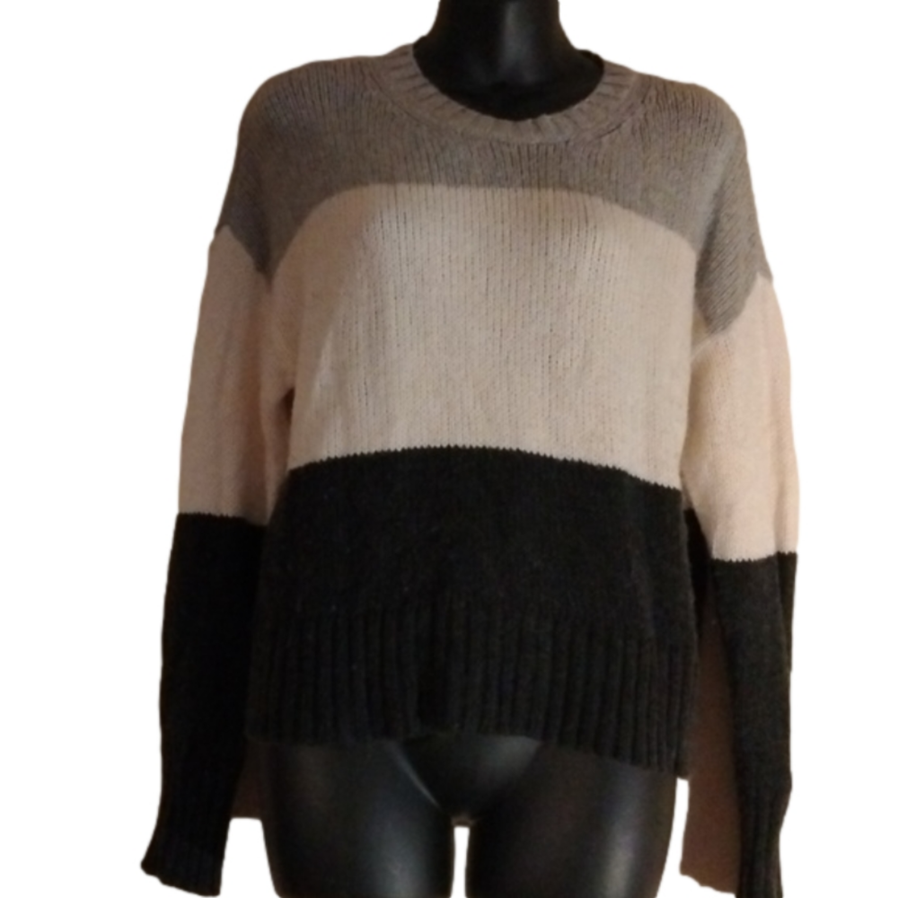 American Eagle color block lightweight sweater. Size xs, but oversized.